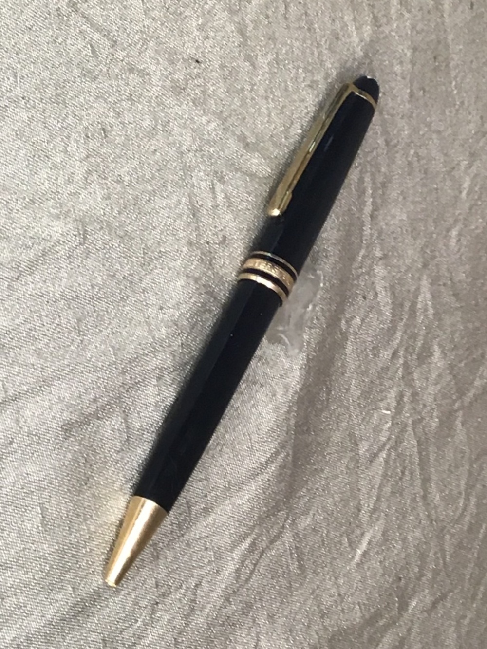 Montblanc M164 Meisterstuck Classique Ballpoint Pen w/ Gold Plated Clip.